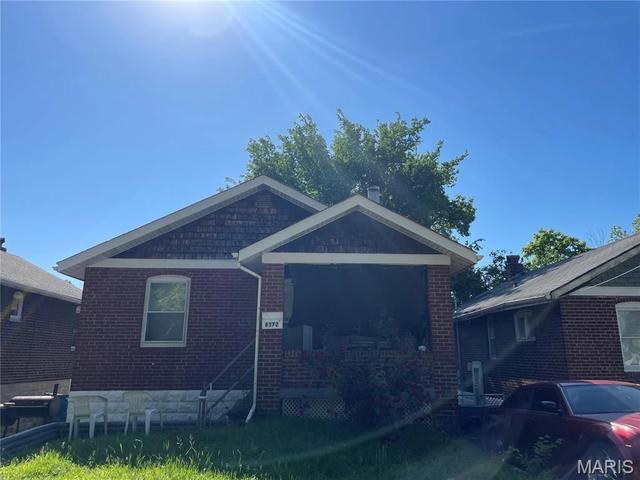 8372 College Ave, Saint Louis, MO 63136