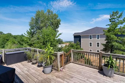 Exterior - 293 Tyndale Dr, O'fallon, MO 63366 photo 4 of 10