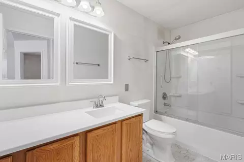 Bath - 293 Tyndale Dr, O'fallon, MO 63366 photo 2 of 3
