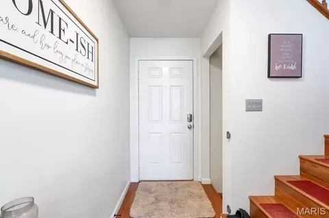 Entry Way - 293 Tyndale Dr, O'fallon, MO 63366 photo 1 of 4