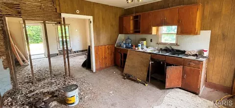 807 E Market, Christopher, IL 62822 photo 5