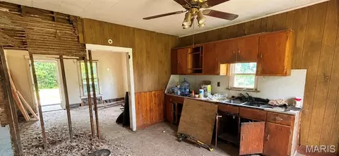 807 E Market, Christopher, IL 62822 photo 2