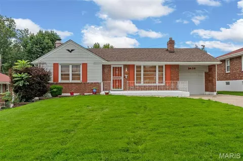 9438 Edgewater Dr, Saint Louis, MO 63136
