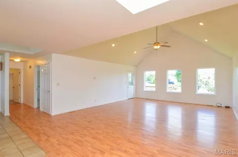 Living - 1031 Franklin Ct, Sullivan, MO 63080 photo 1 of 3