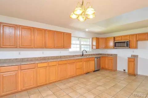 Kitchen - 1031 Franklin Ct, Sullivan, MO 63080 photo 1 of 2