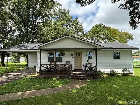 709 W Sand Rd, Advance, MO 63730