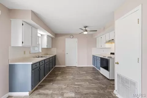 Kitchen - 98 Highway Ww, Sullivan, MO 63080 photo 2 of 4