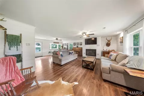Living - 5293 Highway O, Rolla, MO 65401 photo 1 of 3