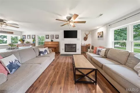 Living - 5293 Highway O, Rolla, MO 65401 photo 3 of 3