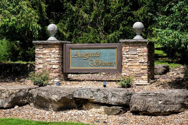 4397 Augusta Shores Dr, Augusta, MO 63332