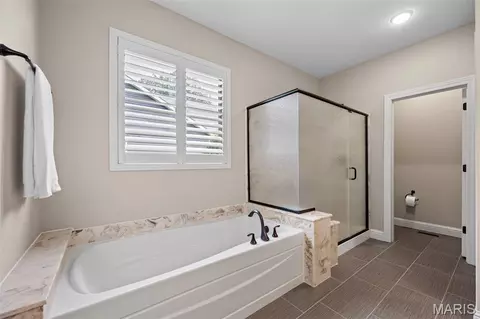 Bath - 605 Joyce Ann Dr, Manchester, MO 63021 photo 2 of 4