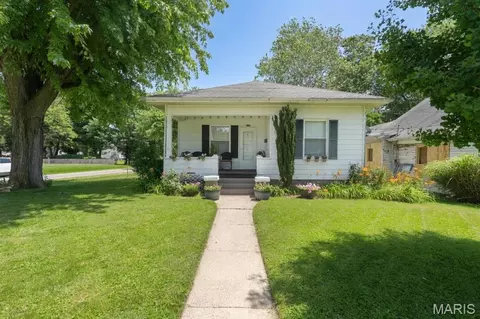 Exterior - 610 N 4th St, Benld, IL 62009 photo 2 of 8