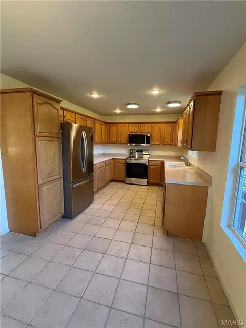 Kitchen - 24630 Taylor Ln, Saint Robert, MO 65584 photo 1 of 4