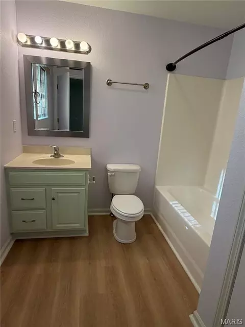 Bath - 24630 Taylor Ln, Saint Robert, MO 65584 photo 2 of 7
