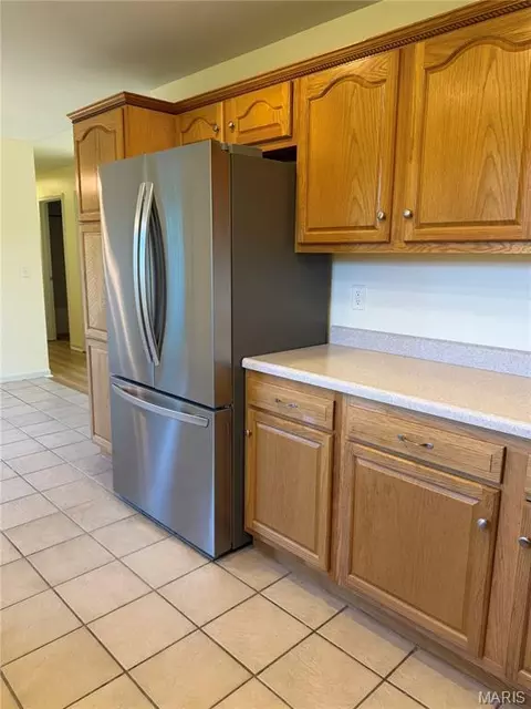 Kitchen - 24630 Taylor Ln, Saint Robert, MO 65584 photo 4 of 4