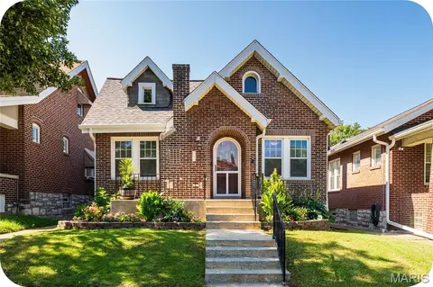 5432 Rosa Ave, Saint Louis, MO 63109