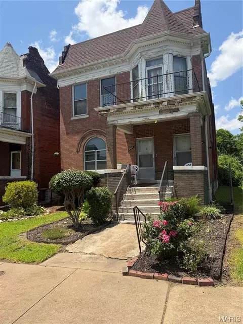 1327 Goodfellow Blvd, Saint Louis, MO 63112