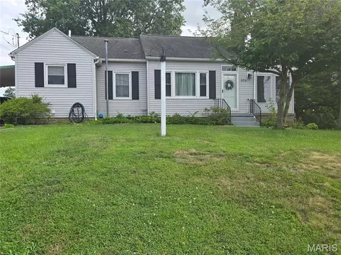 506 St Louis, Pinckneyville, IL 62274