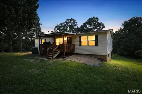1001 King Arthur Ct, French Village, MO 63036