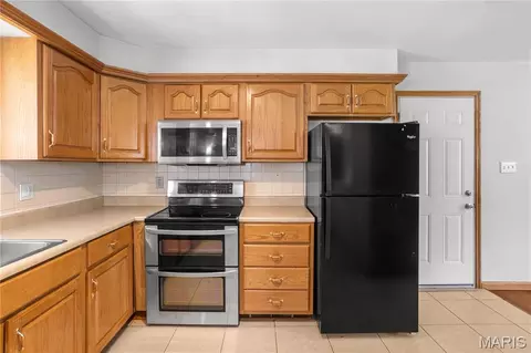 Kitchen - 1316 Thomas Dr, Festus, MO 63028 photo 2 of 2