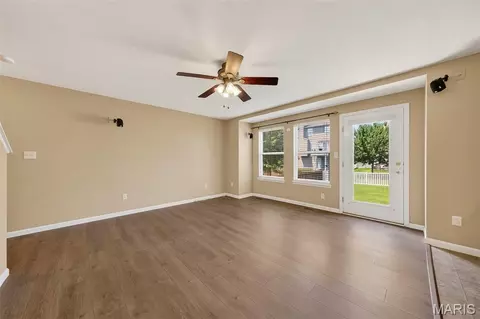 Living - 607 Spring Mnr, O'fallon, MO 63368 photo 2 of 4