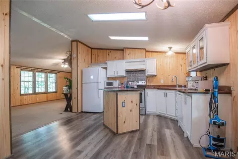 Kitchen - 17340 County Road 252, Bloomfield, MO 63825 photo 3 of 3