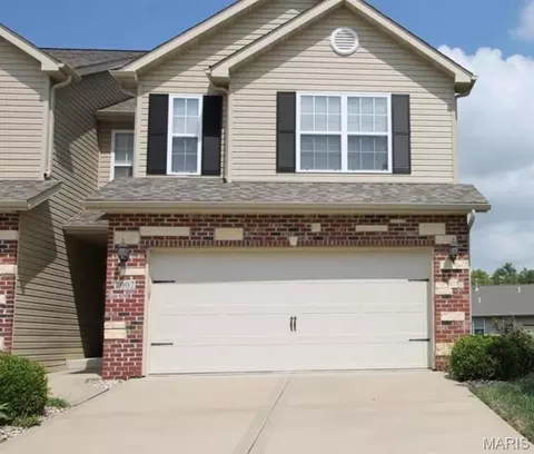 2007 Briarbend Ct, Maryville, IL 62062