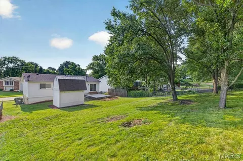 930 Bellestri Dr, Ballwin, MO 63021 photo 35