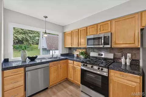930 Bellestri Dr, Ballwin, MO 63021 photo 12