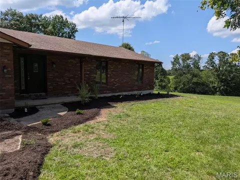 542 Hwy O, Cuba, MO 65053