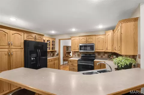 Kitchen - 662 Carolina Pl, Jackson, MO 63755 photo 6 of 6