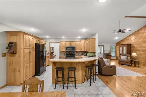 Kitchen - 662 Carolina Pl, Jackson, MO 63755 photo 2 of 6