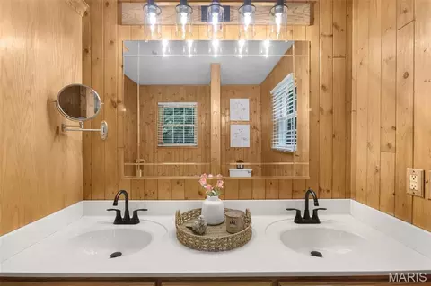 Bath - 662 Carolina Pl, Jackson, MO 63755 photo 3 of 7