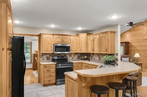 Kitchen - 662 Carolina Pl, Jackson, MO 63755 photo 3 of 6
