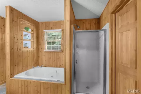 Bath - 662 Carolina Pl, Jackson, MO 63755 photo 2 of 7