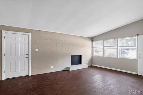 6851 Woodhurst Dr, Berkeley, MO 63134 photo 3