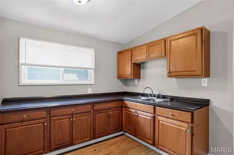 6851 Woodhurst Dr, Berkeley, MO 63134 photo 7