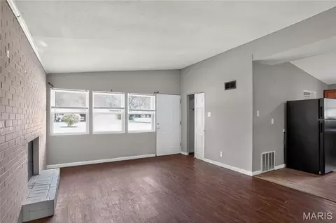 6851 Woodhurst Dr, Berkeley, MO 63134 photo 5