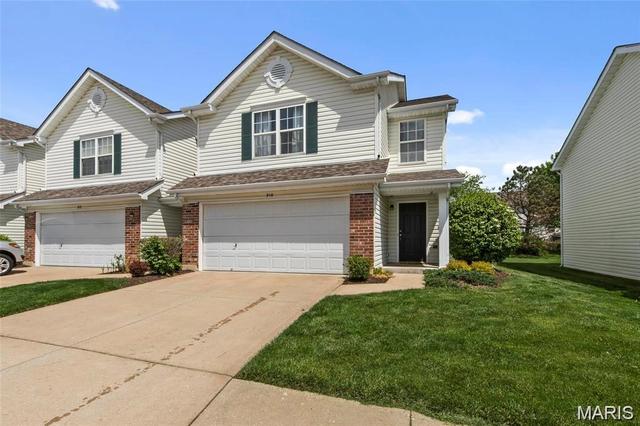 210 Homeshire Cir #55, Wentzville, MO 63385