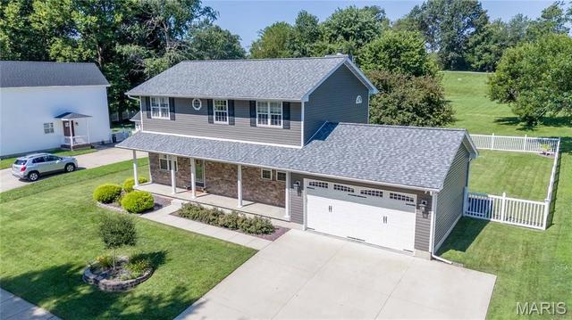407 Sunset Dr, Vandalia, IL 62471