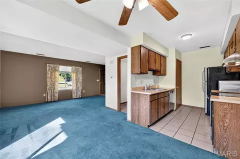 Living - 3 Dixons Ct #G, O'fallon, MO 63366 photo 3 of 3