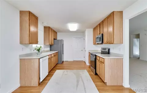 Kitchen - 556 Boulder River Dr, O'fallon, MO 63368 photo 1 of 4