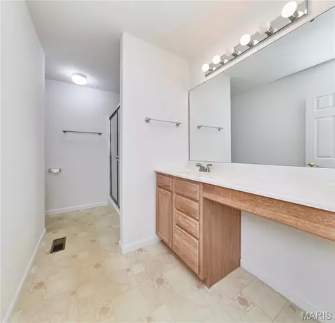 Bath - 556 Boulder River Dr, O'fallon, MO 63368 photo 1 of 2