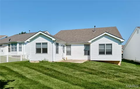 Exterior - 556 Boulder River Dr, O'fallon, MO 63368 photo 2 of 3