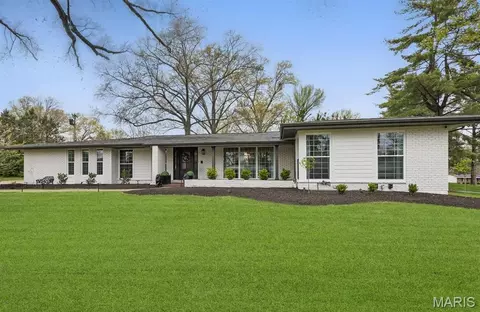 410 Monaco Dr, Warson Woods, MO 63122