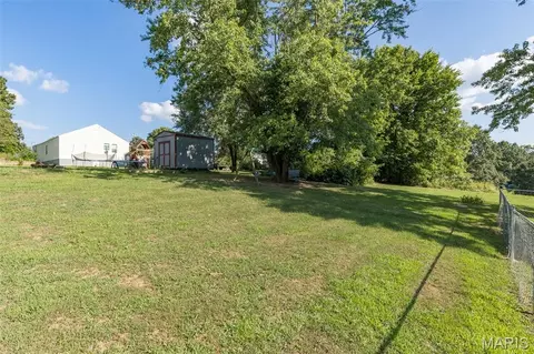 Exterior - 803 E 3rd St, De Soto, MO 63020 photo 9 of 9