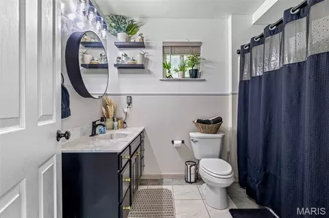 Bath - 803 E 3rd St, De Soto, MO 63020 photo 3 of 5