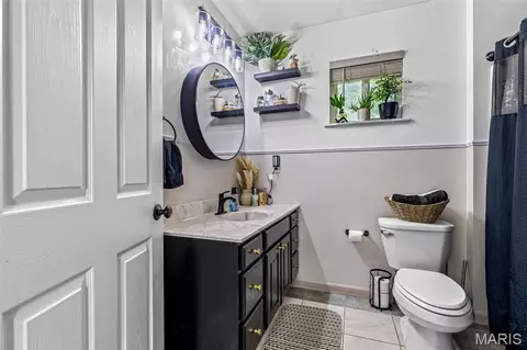Bath - 803 E 3rd St, De Soto, MO 63020 photo 2 of 5