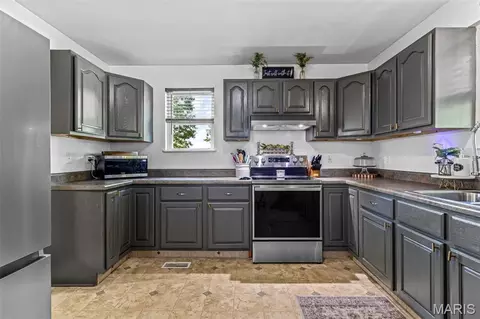 Kitchen - 803 E 3rd St, De Soto, MO 63020 photo 4 of 5