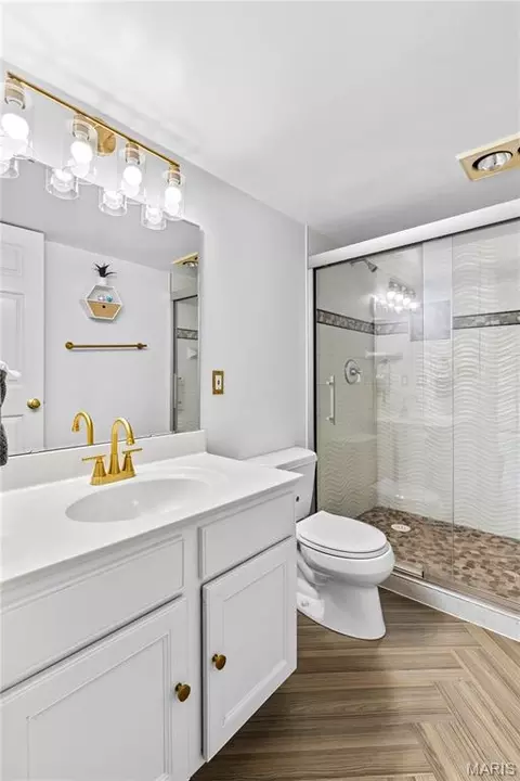 Bath - 23388 Forest Haven Dr, Wright City, MO 63390 photo 3 of 3